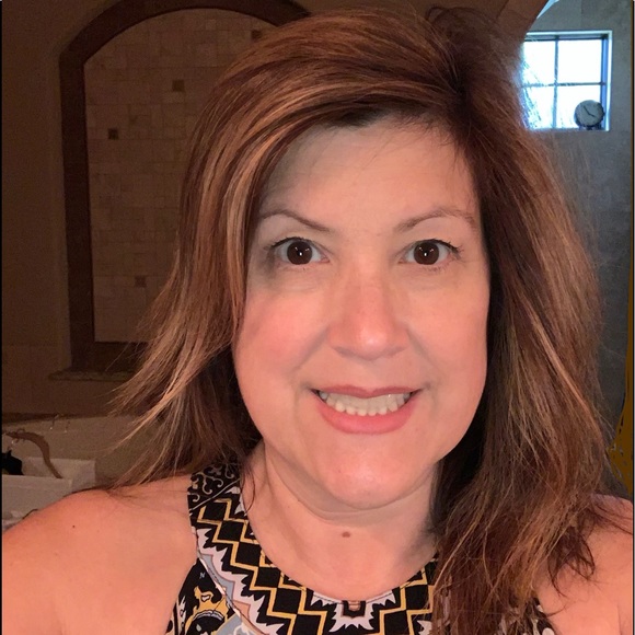 Meet your Posher! - Picture 1 of 8